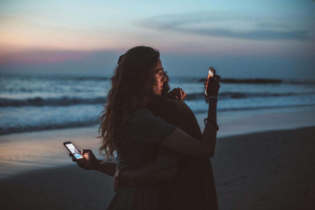 10 Ways Smartphones Have Completely Ruined Our Lives